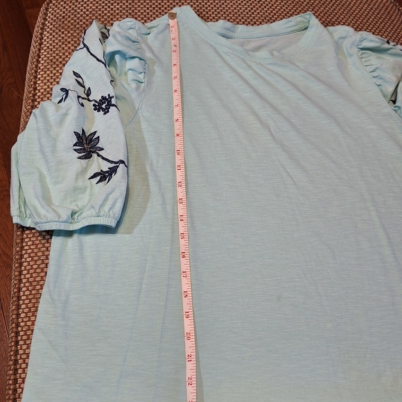 St. John's Bay Mint Green Top With  Navy Floral 3/4 Length Puff Sleeves - Picture 9 of 13